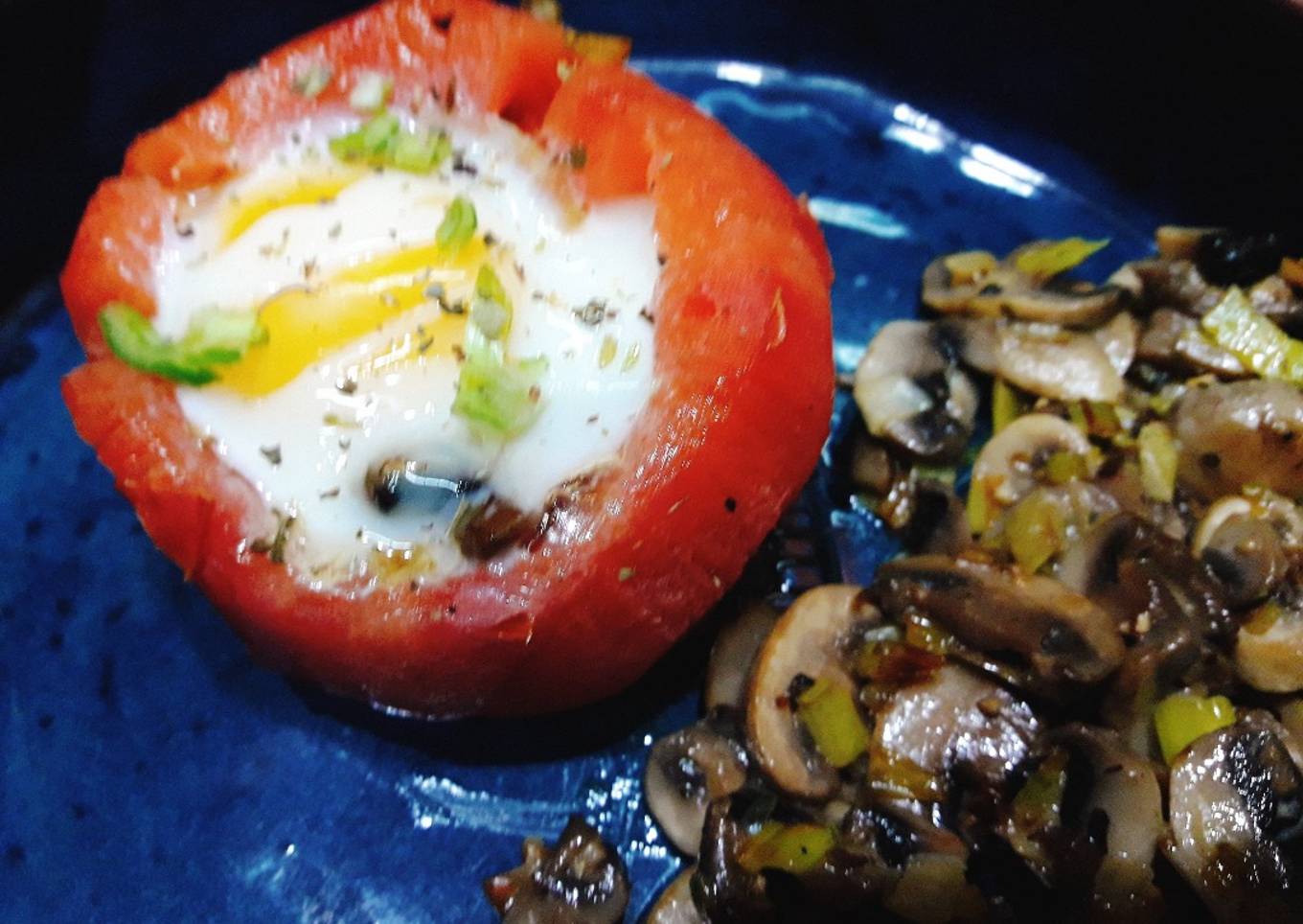 Huevos, tomate y champiñones