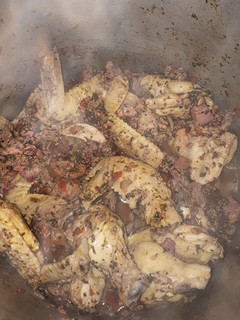 Una foto de 👵 Tuco De La Abuela Con Pollo Y Papas 🍗