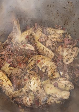 Una foto de 👵 Tuco De La Abuela Con Pollo Y Papas 🍗