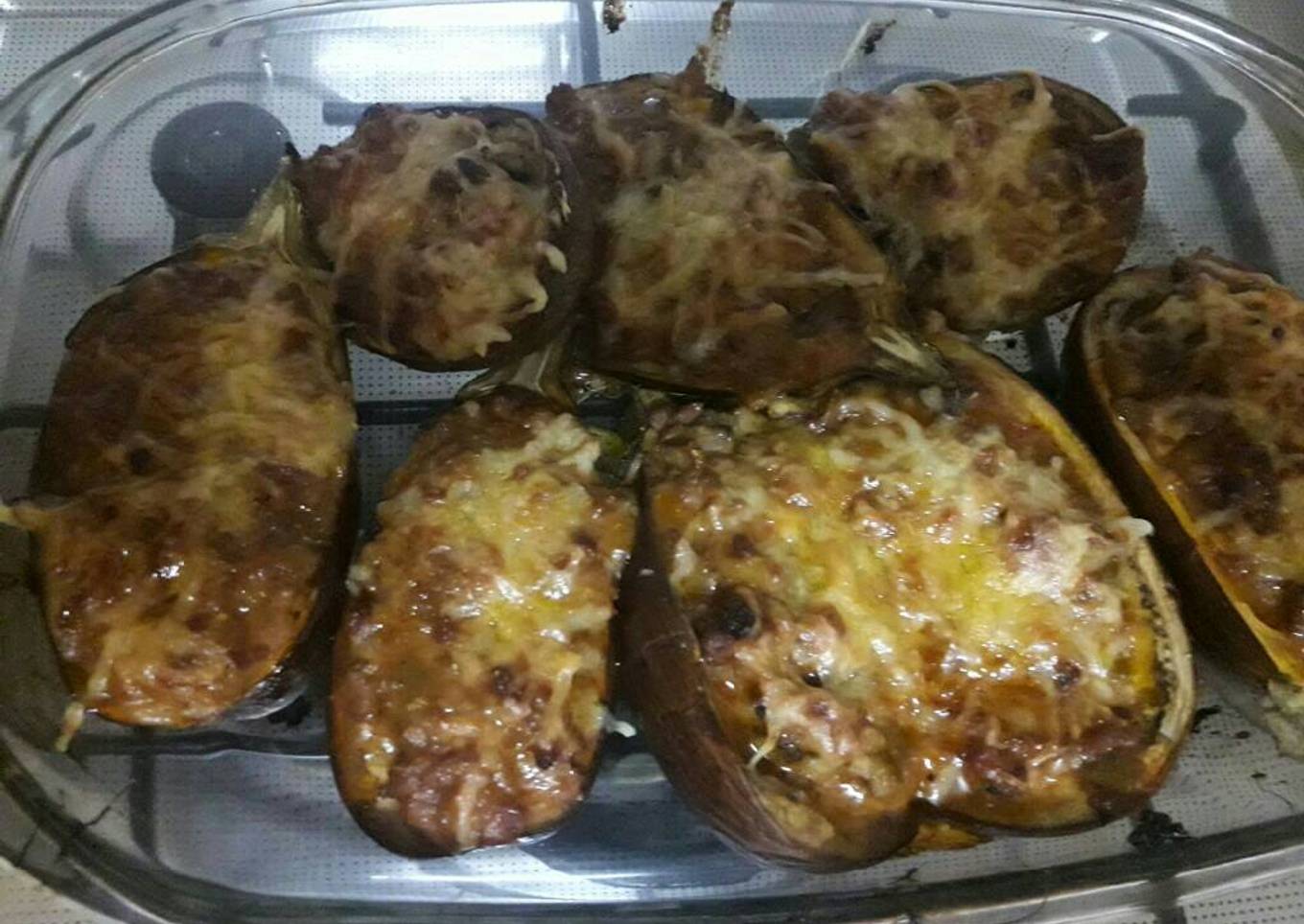 Berenjenas rellenas de carne con salsa barbacoa