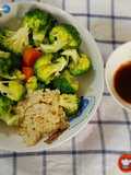 อาหารลดน้ำหนัก :ผักลวกไข่+ซอสวาซาบิ