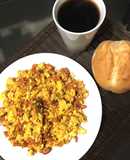 Huevos revueltos con salchicha