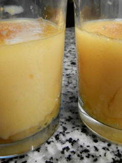 Una foto de Manzana asada con flan