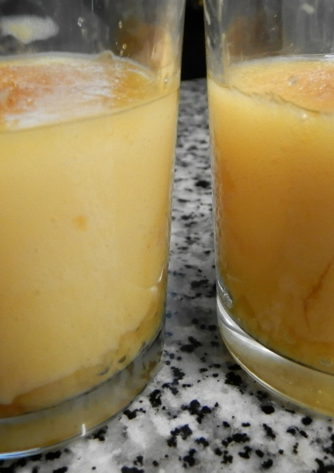 Una foto de Manzana asada con flan