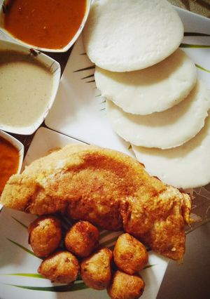 A picture of Thatte Idli(plate idli).