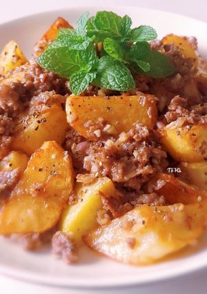 Hình của món KHOAI TÂY xào thịt bò.