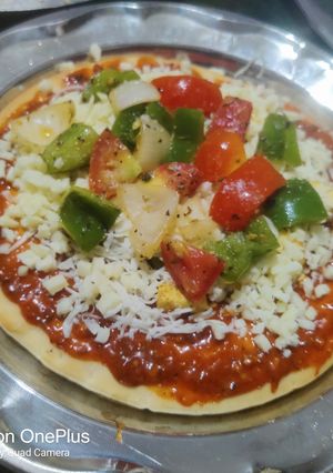 A picture of Homemade panner pizza 🍕.