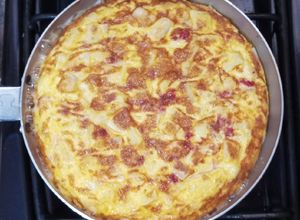 Una foto de Tortilla de papas con la mitad de calorías