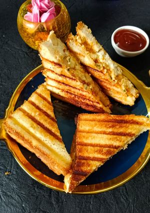 टी टाइम चीज़ पनीर सैंडविच (tea time cheese paneer sandwich) रेसिपी मुख्य फोटो