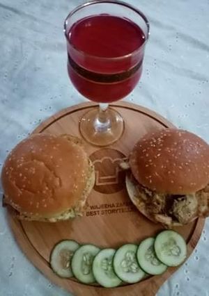 A picture of Chicken Resha Burger.