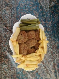 عکسی از دستور کوکو گوشت به همراه سیب زمینی سرخ شده