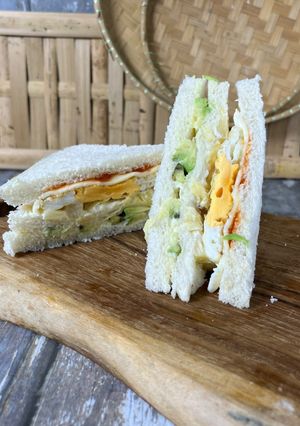 Gambar Sandwich avocado nenas telur berkeju