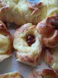 Facturas de pastelera y dulce de leche