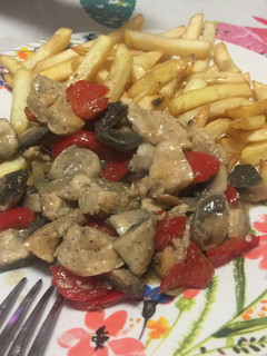 Una foto de Pollo con champiñones rápido