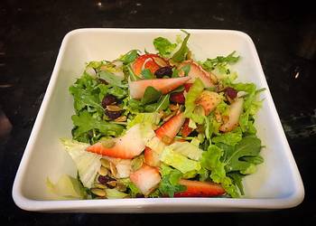 Recipe: Delicious Freshly Lettuce Arugula Strawberry Salad