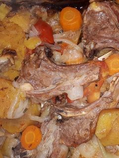 Foto de Costeletas de borrego com batata-doce, no forno