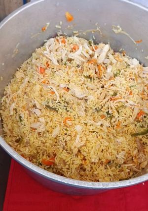 Una foto de Arroz con pollo relámpago 😆
