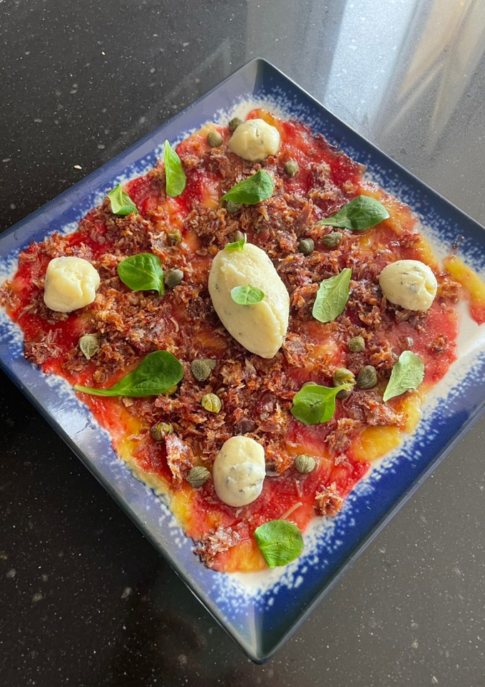 Una foto de Carpaccio de higos con quesos y virutas de jamón 😜😜😜
