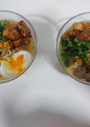 Una foto de Ramen vegetariano (sin carne)