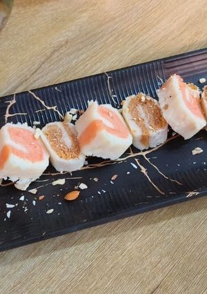 A picture of Chocolate and strawberry rolls.