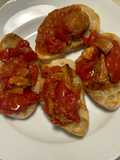 Bruschette con il ragù alla napoletana