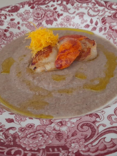 Una foto de Crema de setas con vieiras