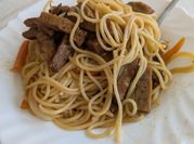 Una foto de noodle vegetariana
