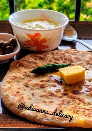 A picture of Aloo parantha dabha style.
