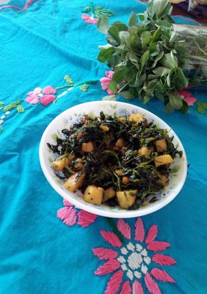 A picture of Aloo methi.