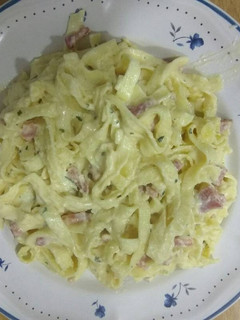 Una foto de Tallarines carbonara