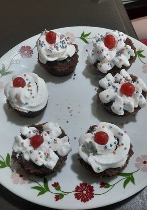 ચોકલેટ કપકેક (Chocolate Cupcake Recipe In Gujarati) રેસીપી મુખ્ય ફોટો