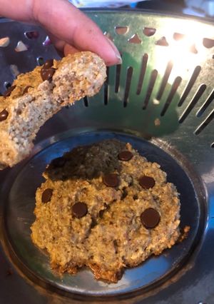 Una foto de Galletas de avena con chips de chocolate