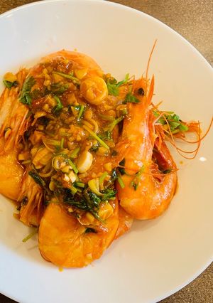 A picture of Tomato sauce, garlic prawn.