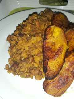 A picture of Porriage beans and fried plantain.