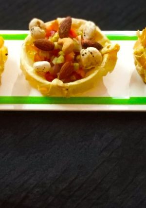 A picture of Masala papad katori chaat.