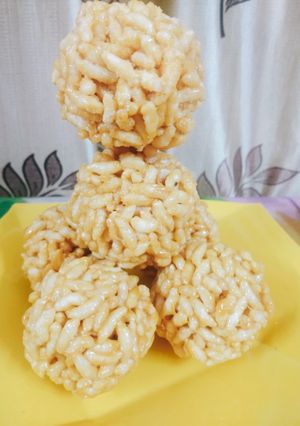 मुरमुरा लड्डू(Murmura laddu recipe in Hindi) रेसिपी मुख्य फोटो