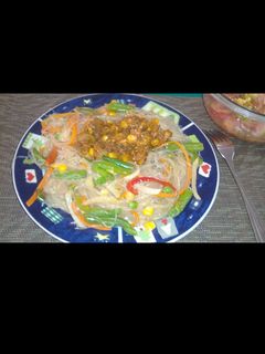 Una foto de Vegetales salteados con fideos de arroz