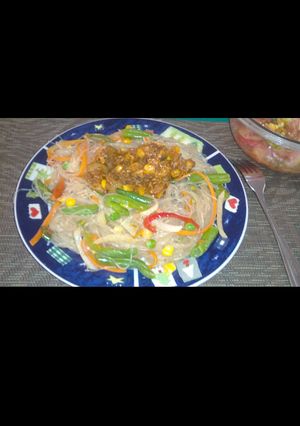 Una foto de Vegetales salteados con fideos de arroz
