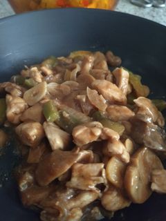 Una foto de 🐤 Pollo con champiñones "estilo asiático"