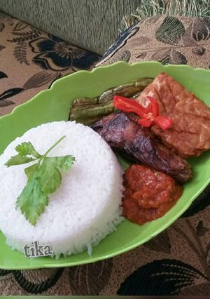 Foto resep Sambal ikan asap,tempe & terong