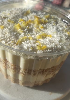 Una foto de Torta de limón cocado