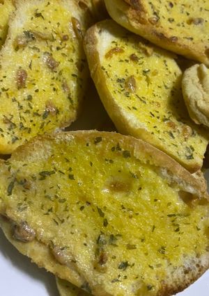 A picture of Simple Garlic Bread.