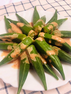 【媽媽家常菜】川燙秋葵佐胡麻醬汁 的食譜成品照片