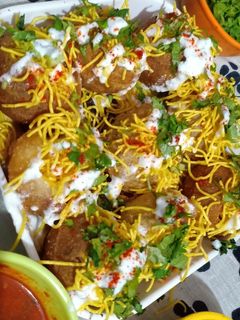 દહીં પૂરી (Dahi Poori Recipe In Gujarati) રેસીપી મુખ્ય ફોટો