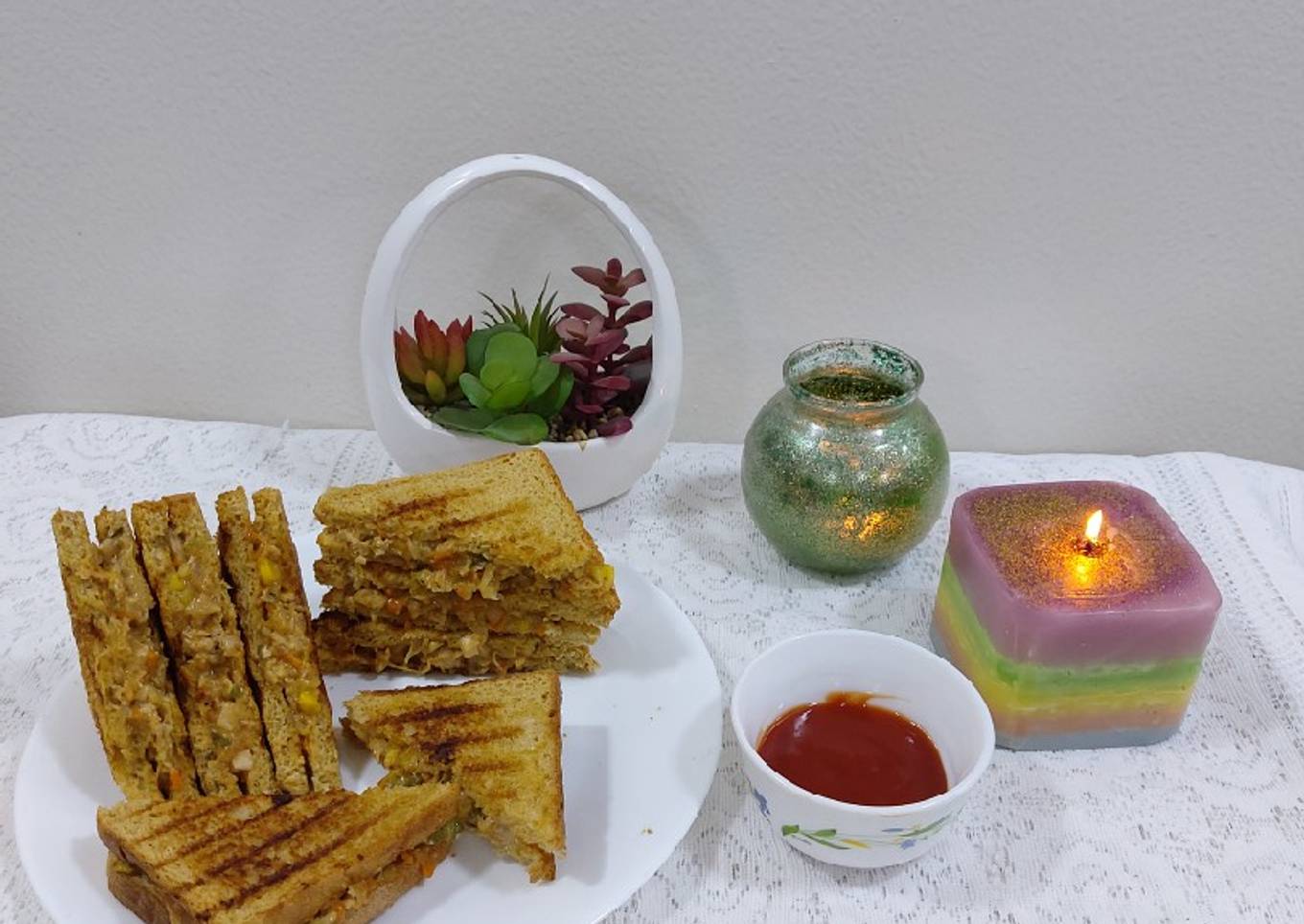 Chicken and veg cheese grilled sandwiches