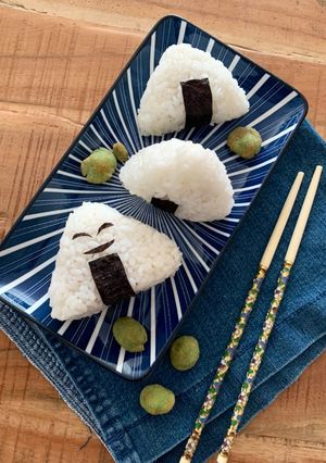 Une photo de ☆Onigiri Thon Wasabi Mayo☆