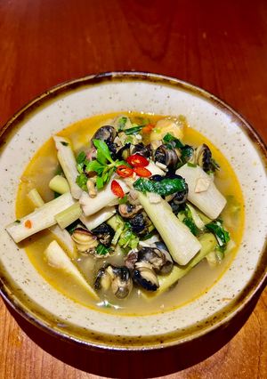Hình của món Canh Ốc Bồng Khoai Nấu Sấu.