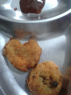 முட்டை கோஸ் வடை (Muttaikosh vadai recipe in tamil) செய்முறை முக்கிய புகைப்படம்