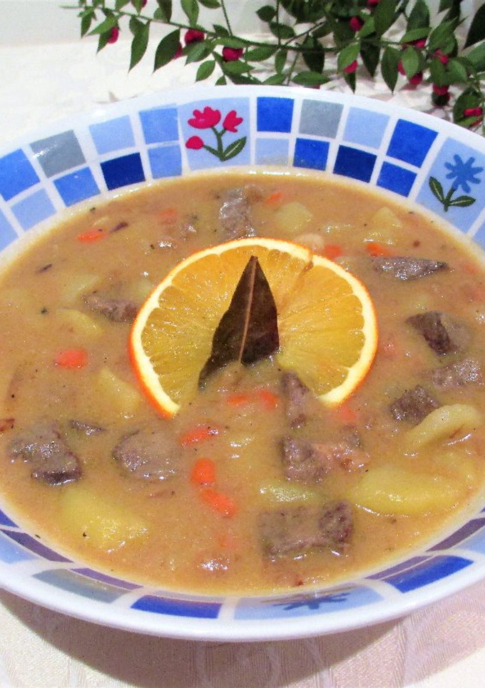 Una foto de Guiso de hígado de cerdo con zumo de naranja y patatas