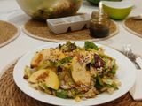Ensalada Crujiente de Hojas Nobles, Col China y Aliño Sedoso de Sésamo
